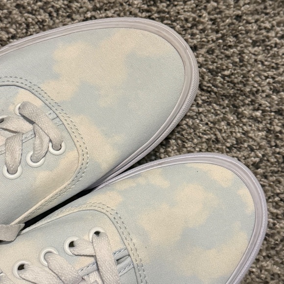 Vans - Picture 2 of 5